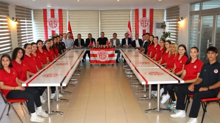 Antalyaspor Voleybol Takımı’nın Yeni İsmi Açıklandı
