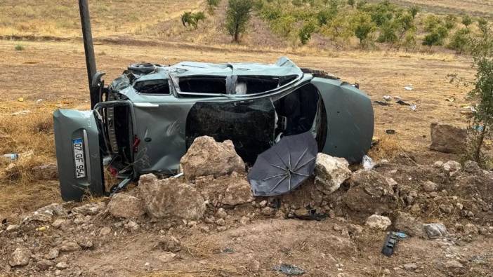 Burdur-Tefenni Yolunda Yağış Kazası: Otomobil Şarampole Devrildi