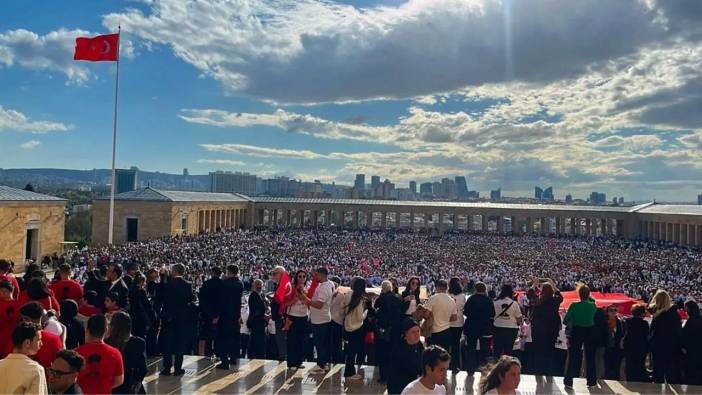 100 Bin LÖSEV'li Anıtkabir'de: Anadolu’nun Dört Bir Yanından Ata'ya Koştular