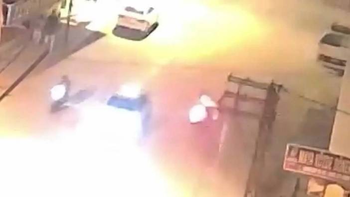 Adana’da Dar Sokakta Kabus Gibi Çarpışma! 2 Yaralı