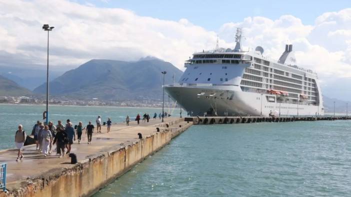 Seven Seas Voyager Alanya Limanı'nda! 677 Yolcu Getirdi