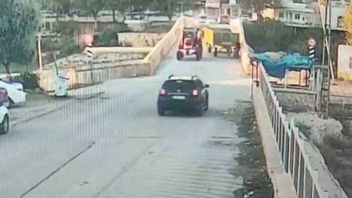 Adana’nın Tarihi Köprüsünde Feci Kaza! Römork Hayattan Kopardı