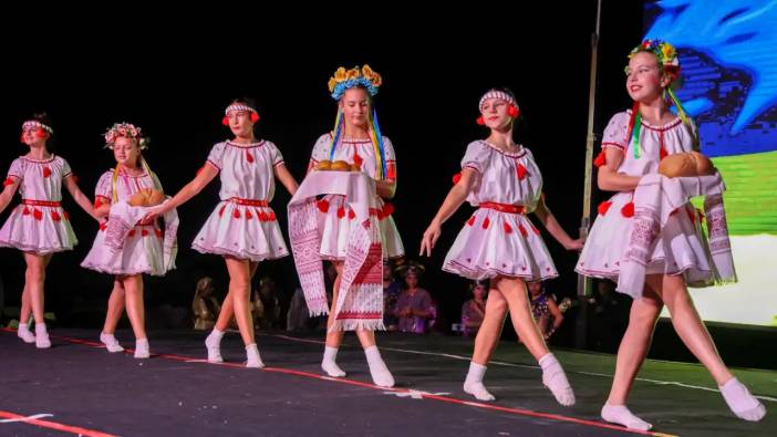 Manavgat’ta Halk Dansları Festivali Nefes Kesti!
