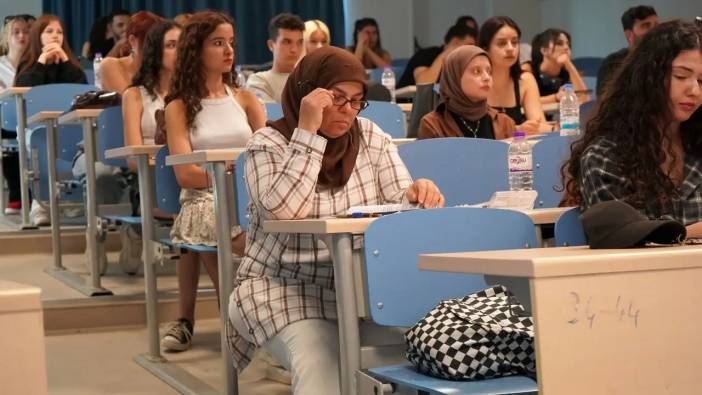 Akdeniz'de 53 Yaşında Üniversiteli Oldu: Çocuklarını Okuttu, Sıra Onda