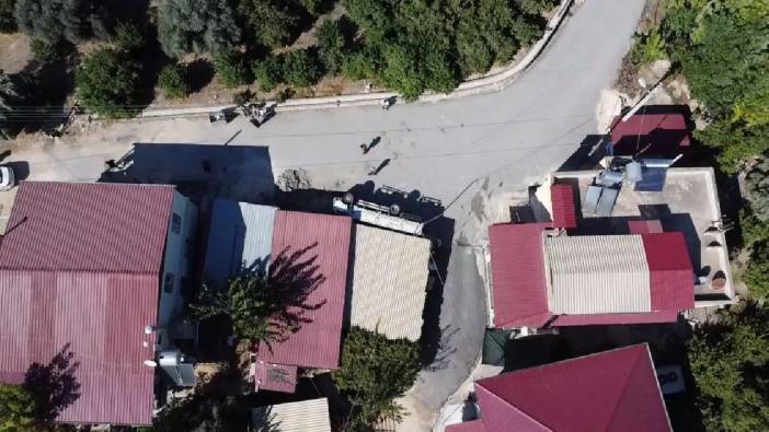 Mersin'de Kontrolden Çıkan Kamyonet Dev Depoyu Yıktı!