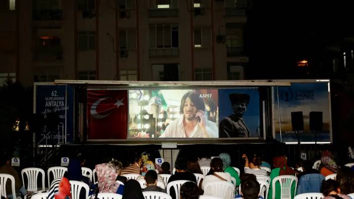 Altın Portakal’ın Sürprizi Gezen Sinema Tıklım Tıklım Doldu