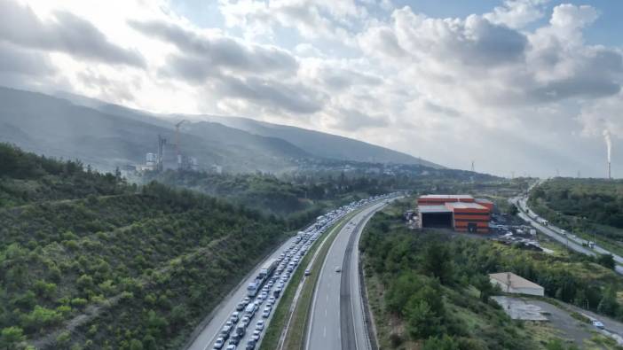 Hatay’da Otoyol Heyelanla Kapandı! Trafik Felç Oldu