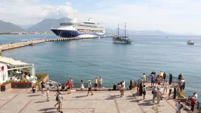 Alanya'ya Kruvaziyer Bereketi: 1788 Turist Giriş Yaptı