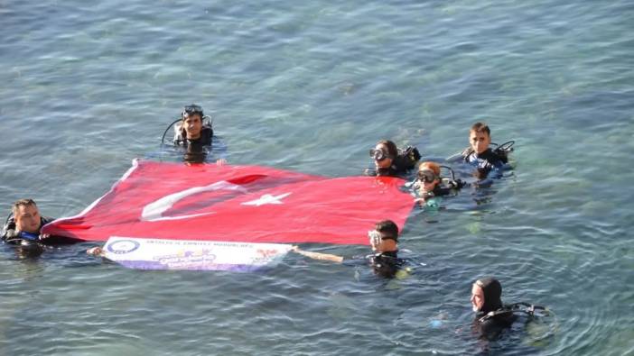 Emniyet'ten Antalya Yat Limanı’nda Gençlere Su Altı Dalışı