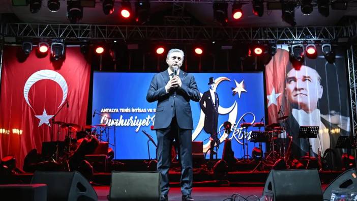 Antalya’da ATİK'ten Cumhuriyet Balosu: 102. Yıla Berkay’lı Kutlama