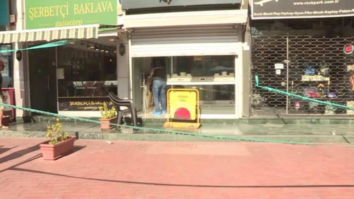 Antalya’da Film Gibi Kuyumcu Soygunu! Kameraları Boyadılar 5 Kilo Altınla Kayboldular