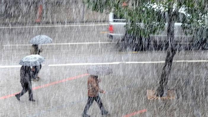 Meteoroloji’den Antalya’ya Uyarı! Kuvvetli Gök Gürültülü Sağanak Yağış Geliyor
