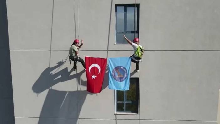 Akdeniz Üniversitesi’nde Cumhuriyet Coşkusu Gökyüzüne Taşındı!