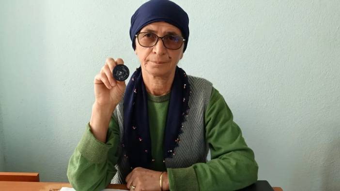 Cumhuriyet’e Yakışan Kadın Muhtar: Isparta’da Mührü 16 Yıldır Taşıyor