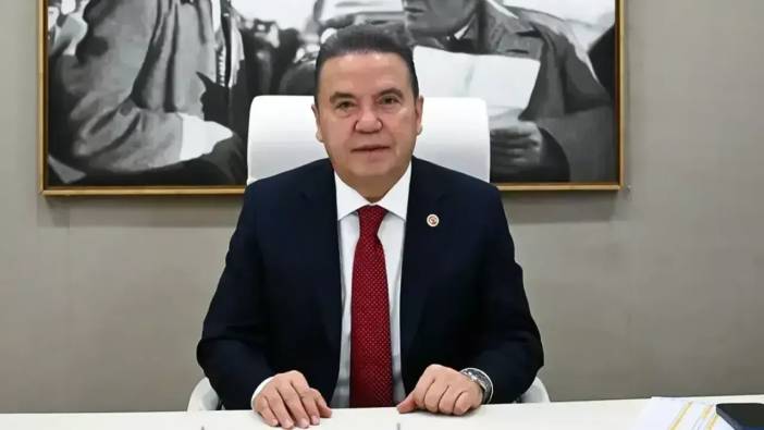 Muhittin Böcek’ten Cumhuriyet Vurgusu: “Vazgeçmiyoruz!”