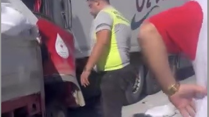 Antalya-Burdur Yolunda Korkunç Kaza! Kamyonet Tıra Saplandı, 3 Yaralı!”
