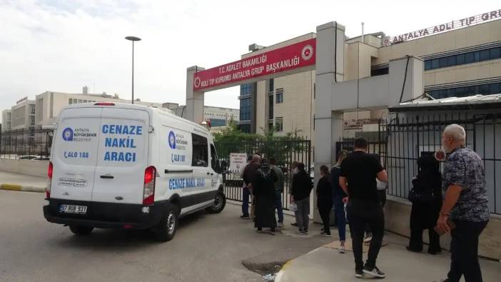 Kepez’de Kan Donduran Saldırı: Sokakta Bıçaklanan Şahıs Hayatını Kaybetti!