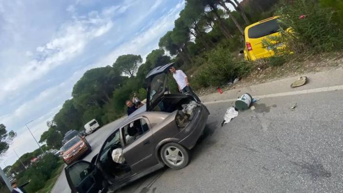 Aksu'da Otomobil Kontrollü Kaybetti! Taksiye Çarptı! 1 Kişi Yaralandı