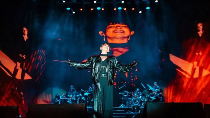 Merve Özbey'den Antalya'da Festivale Veda Konseri