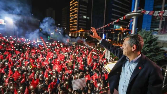 Özel’den Bomba İddia: “Akın Gürlek 9 Ay Boyunca Euro ile Maaş Aldı!”