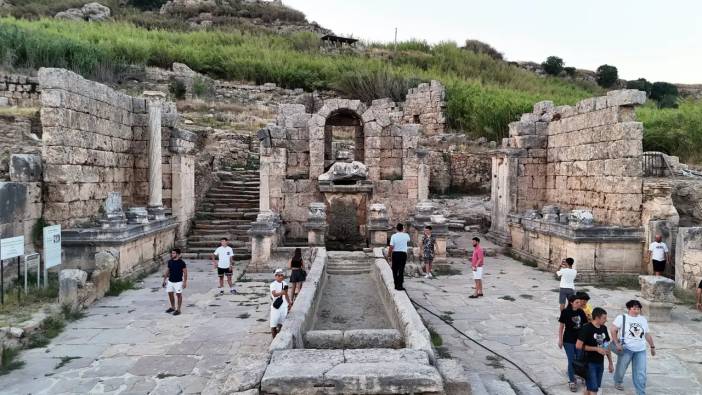 Antalya Ekim’de Çifte Rekor Kırdı: 30 Günde 2.2 Milyon, 1 Günde 93 Bin Turist