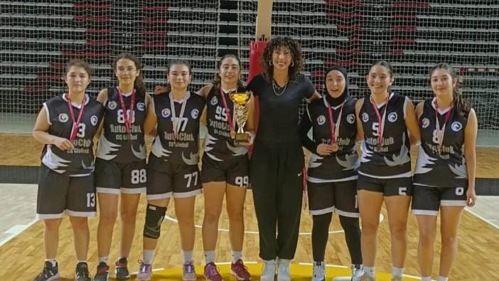 TOBB Fen Lisesi Kız Basketbol Takımı Antalya Şampiyonu Oldu
