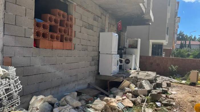 Kepez'de İnşaat Bitmeden Yerleştiler, Müteahhit Mahkemeye Gitti