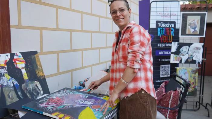 Kültür Yolu'nda Sergi Açtı, Fırtınada 120 Resmini Kaybetti