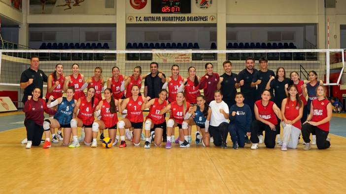 Antalyaspor set vermedi: Elit Akdeniz engelini 3-0’la geçti!