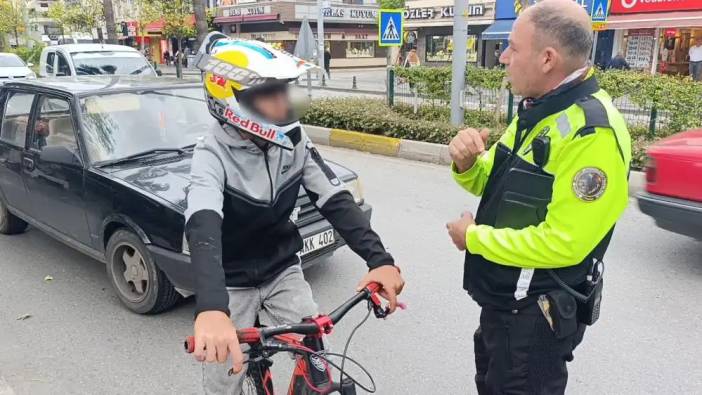 Manavgat’ta Trafik Polisi Bisikletli Çocuğa Nasihatta Bulundu