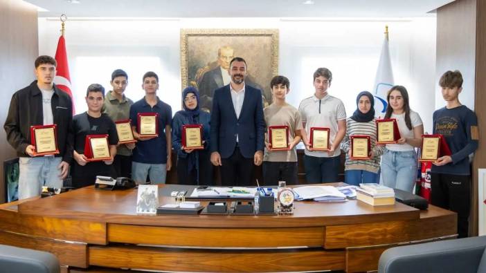 Manavgat’ta Gençlerin LGS ve YKS Başarısı Ödüllendirildi!