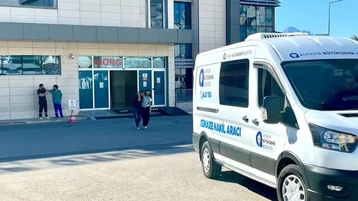 Antalya Kaş’ta Sokak Ortasında Bıçaklı Saldırı: 36 Yaşındaki Şüpheli Gözaltına Alındı!