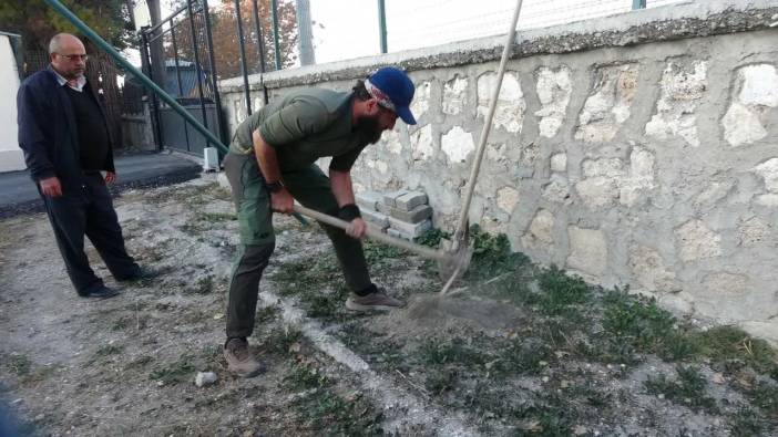 4 Yıllık Yolculukta 77. Durak: Özer’in Fidan Yolculuğu Burdur’da Sürüyor!