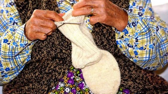 Antalya’nın Geleneksel El Sanatı: Çorap Örücülüğü Hangi İlçelerde Sürdürülüyor?