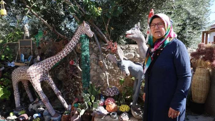 Adana’da Emekli Öğretmen Bahçesini Açık Hava Sergisine Çevirdi!