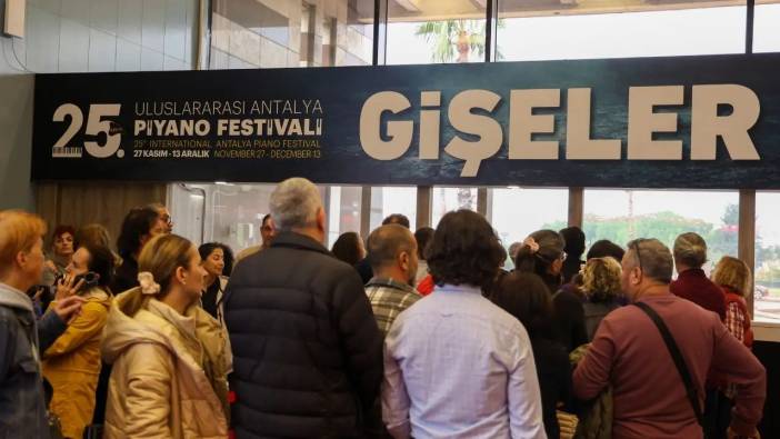Antalya Piyano Festivali’nde Bilet Çılgınlığı: Gişe Kuyruğu Uzadıkça Uzadı!