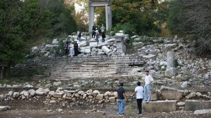 Termessos Antik Kenti’nde 2000 Yıllık Kabartma Gün Yüzüne Çıkarıldı!