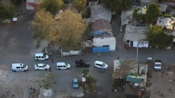 Antalya Zeytinköy’de Şafak Operasyonu! Yüzlerce Polisle Çok Sayıda Adrese Baskın