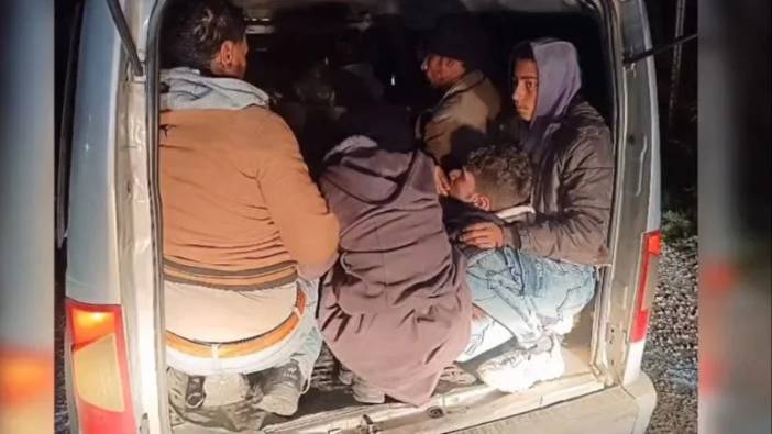 Hatay’da Nefes Kesen Uygulama: Araçtan 13 Kaçak Göçmen Yakalandı