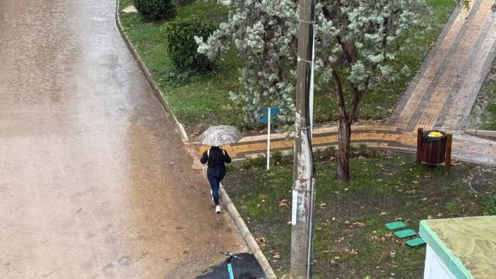 Antalya’da Beklenen Sağanak Yağış Başladı!