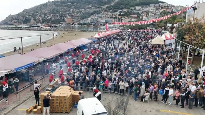 Alanya’da Karadeniz Rüzgarı Esti! Hamsi Festivali’ne Yoğun İlgi