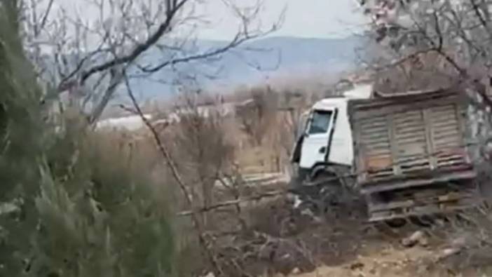 Isparta’da Kontrolden Çıkan TIR Tarlaya Uçtu! 1 Yaralı
