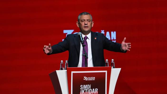 Özgür Özel 4. Kez CHP Genel Başkanı Seçildi: Tüm Oyları Aldı