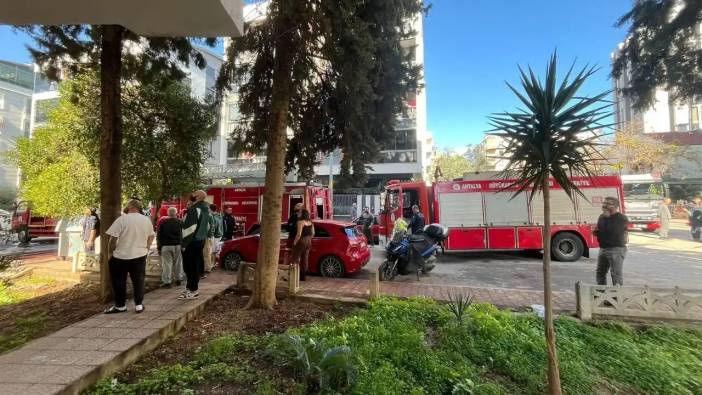 Muratpaşa’da Korku Dolu Anlar: Klima Patladı, Daire Alev Aldı!
