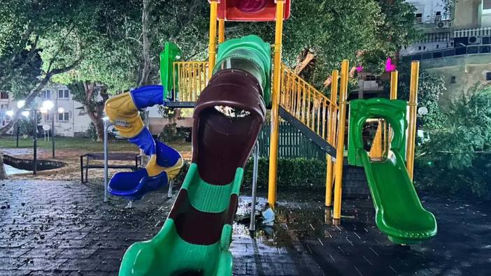 Muratpaşa'da Çocukların Parktaki Çakmak Oyunu Yangın Çıkardı