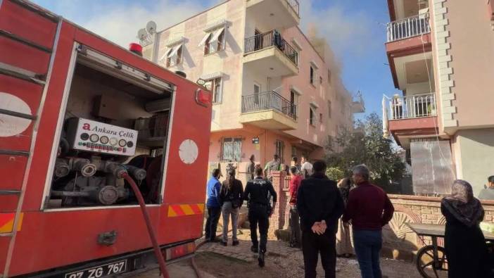 Kepez’de Ev Yangını Korkuttu: Panik Sokaklara Taştı!