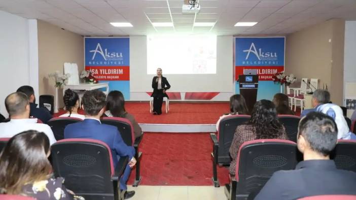 Aksu’da Çalışanlara Moral Desteği: Stres Yönetimi Eğitimi Verildi