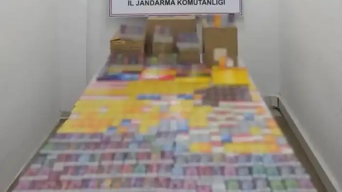 Kepez'de Kaçakçılığa Yönelik Operasyon! Paketlerce Kaçak Sigara Ele Geçirildi