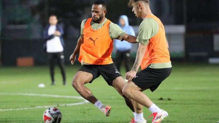 Alanyaspor, Antalya Derbisi İçin Sahaya İndi!