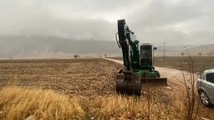 Burdur’da DSİ Kepçesi Gece Yarısı Çalındı! Define İddiası Sarstı